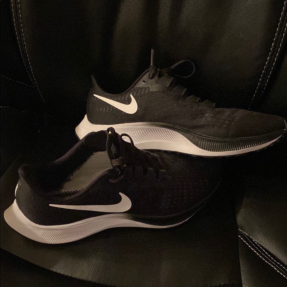 Nike Running Black and White Athletic Shoes with Iconic Swoosh BX1